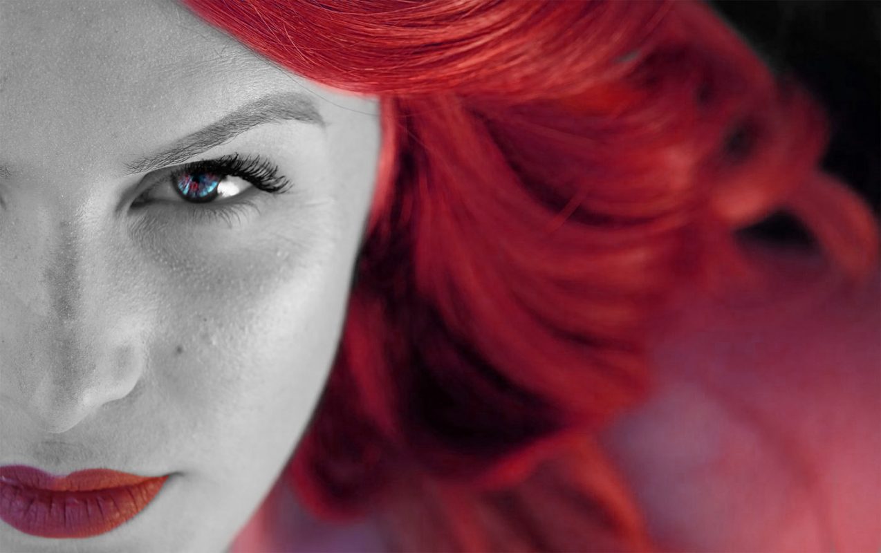 Femme aux cheveux rouge Toulouse